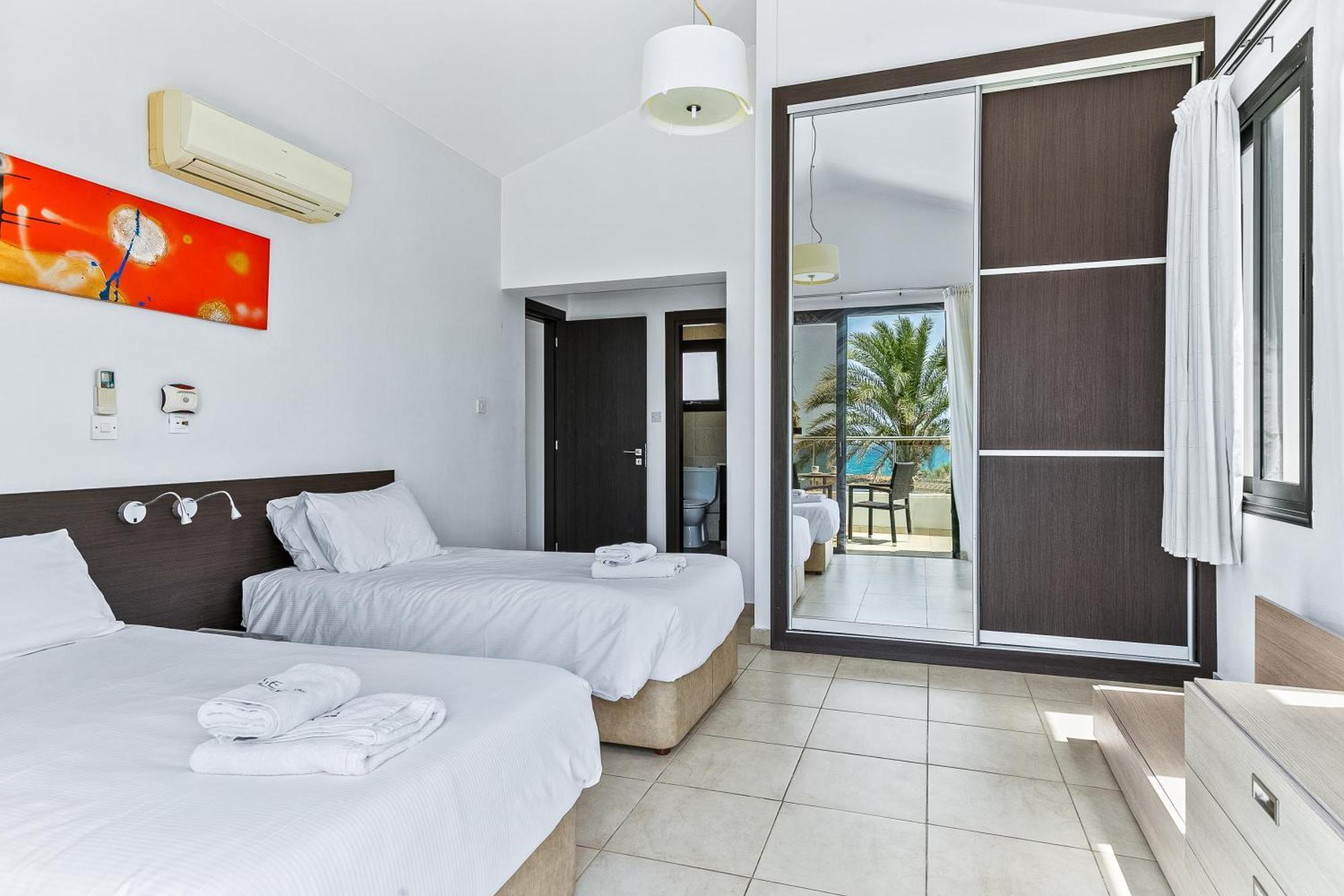 Platzia Beach Villas パ フォス エクステリア 写真