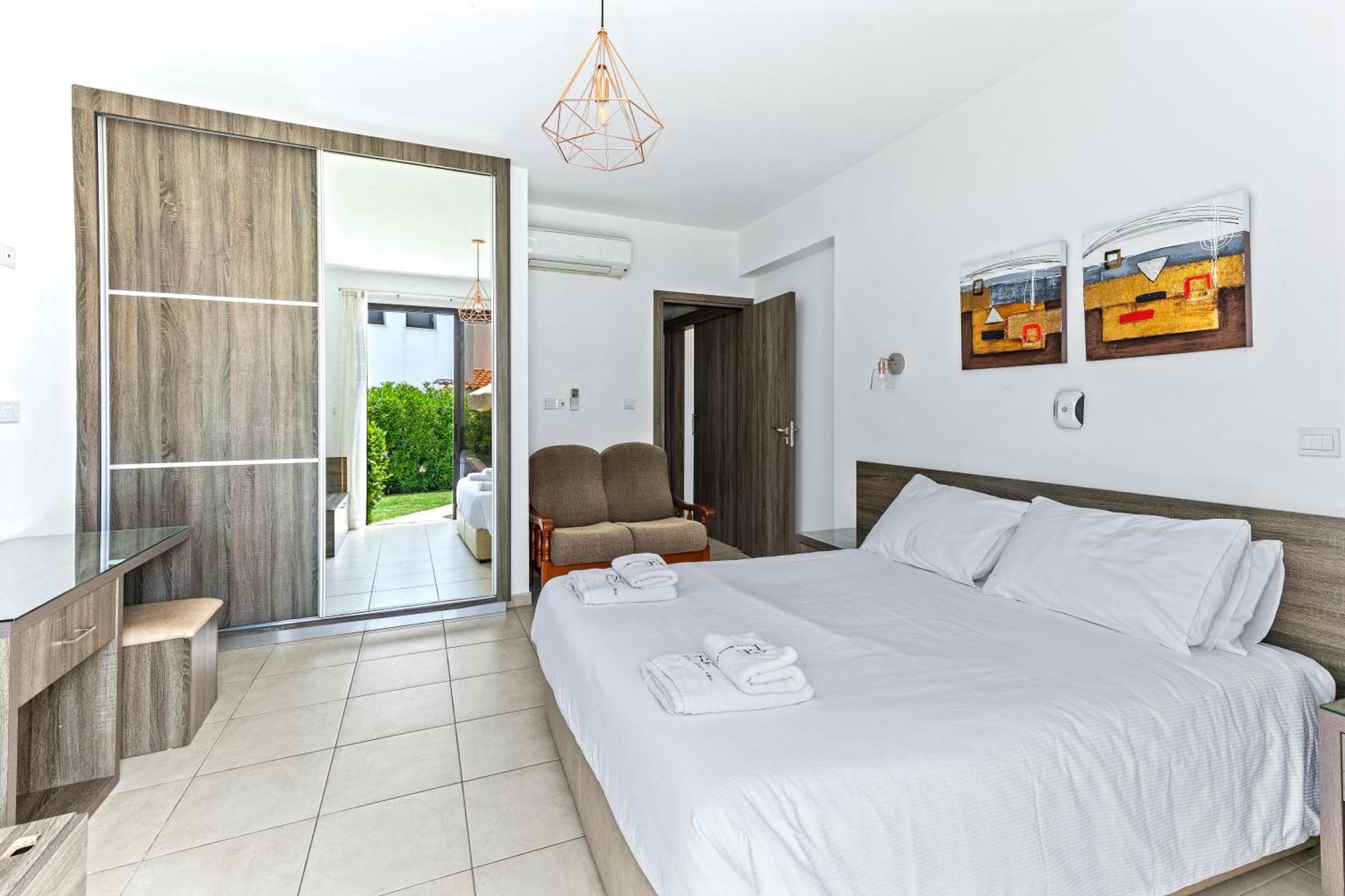 Platzia Beach Villas パ フォス エクステリア 写真